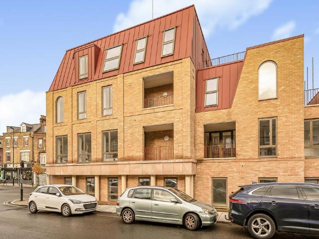 Flat for sale in London Borough of Lewisham, Brockley