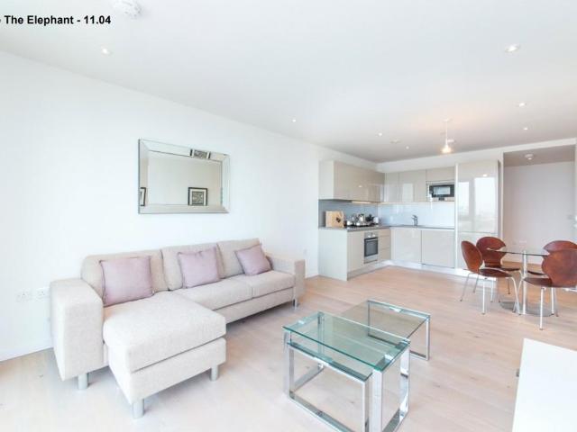 Flat for sale in London Borough of Southwark, Greater London