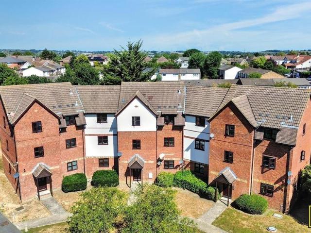 Flat for sale in Wickford