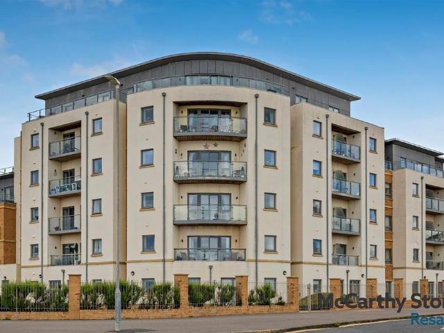Flat for sale in Seaford, Iford