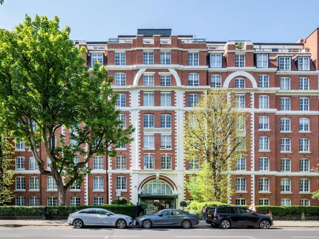 Flat for sale in St. John's Wood, Greater London