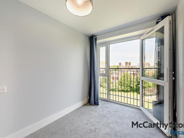 Flat for sale in Eastbourne, East Sussex