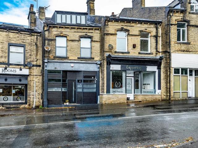 Flat for sale in Hipperholme, West Yorkshire