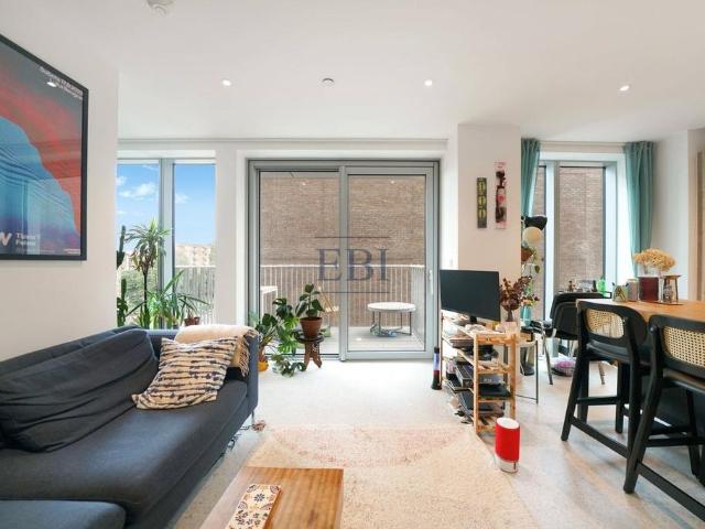 Flat for sale in St. George in the East, Shadwell
