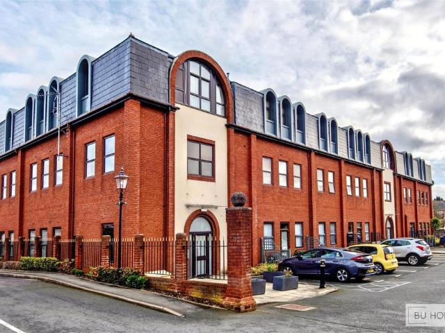 Flat for sale in Olton, West Midlands