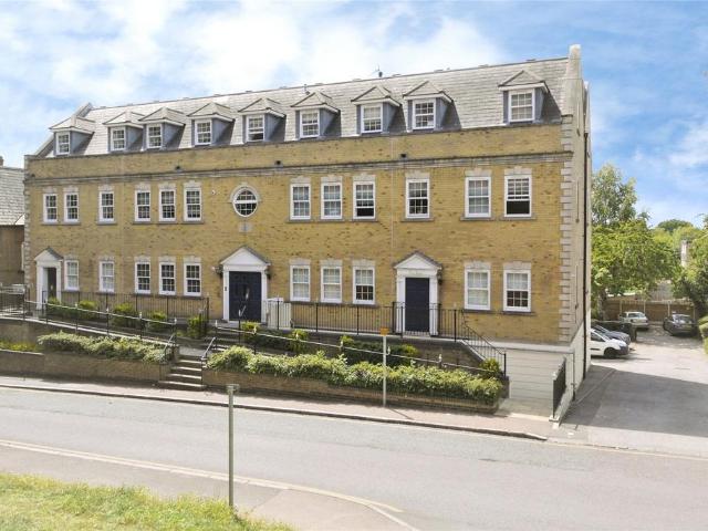 Flat for sale in Navestock Side, Essex