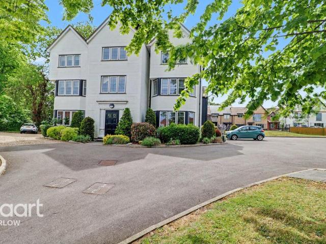 Flat for sale in Harlow, Essex