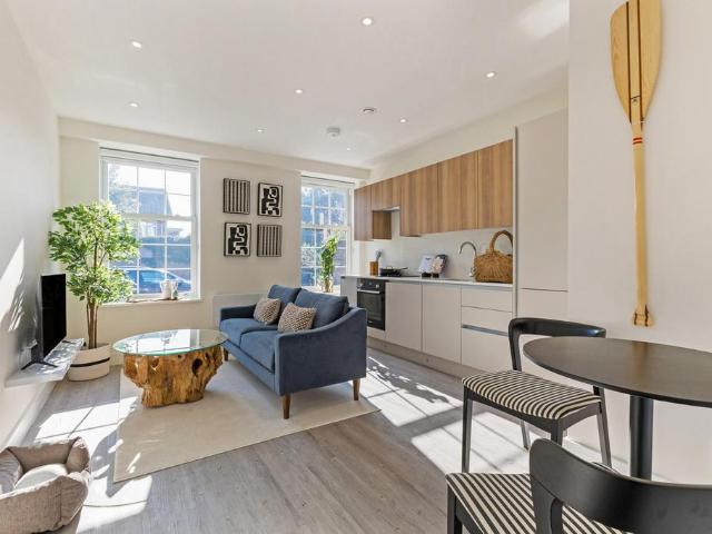 Flat for sale in Lunnon, Buckinghamshire