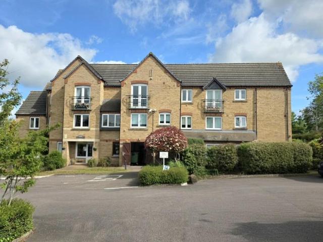 Flat for sale in Brackley, Northamptonshire