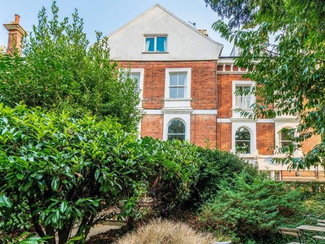 Flat for sale in East Bank, Norfolk