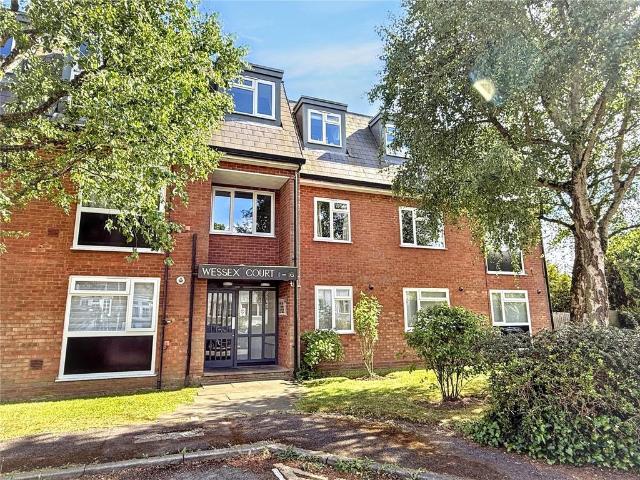 Flat for sale in High Barnet, Greater London