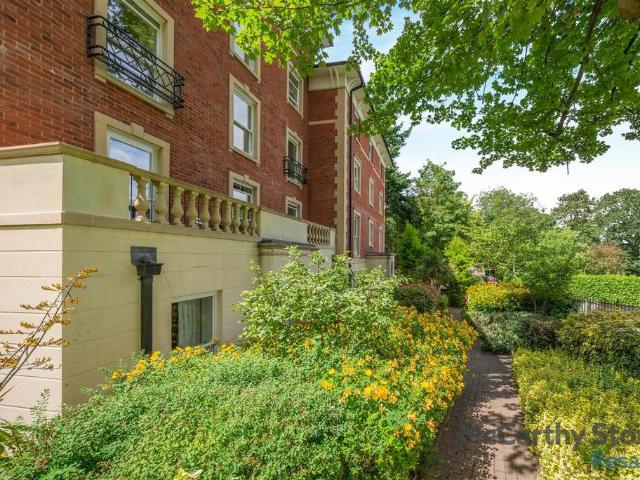 Flat for sale in Great Malvern, Forthampton