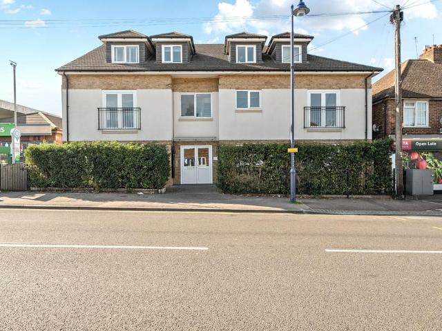 Flat for sale in Sevenoaks, The Butts