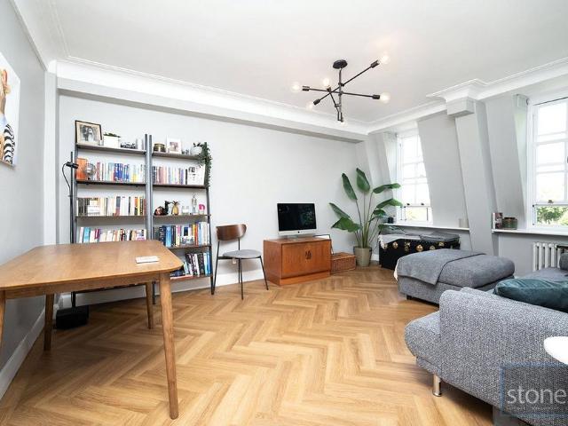 Flat for sale in Chalk Farm, Primrose Hill