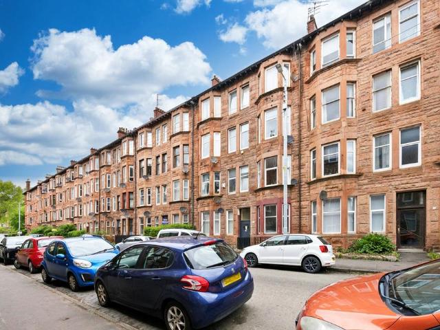 Flat for sale in Battlefield, Scotland