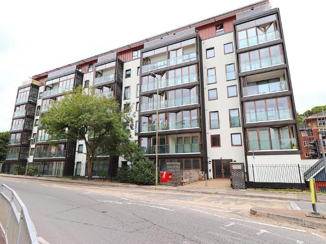 Flat for sale in Farnborough, Hampshire