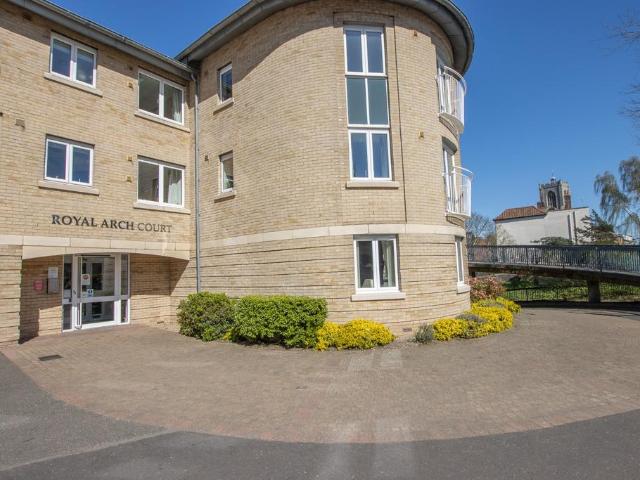 Flat for sale in Heigham Grove, East Bank