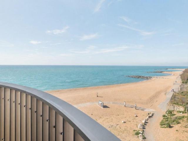 Flat for sale in Folkestone