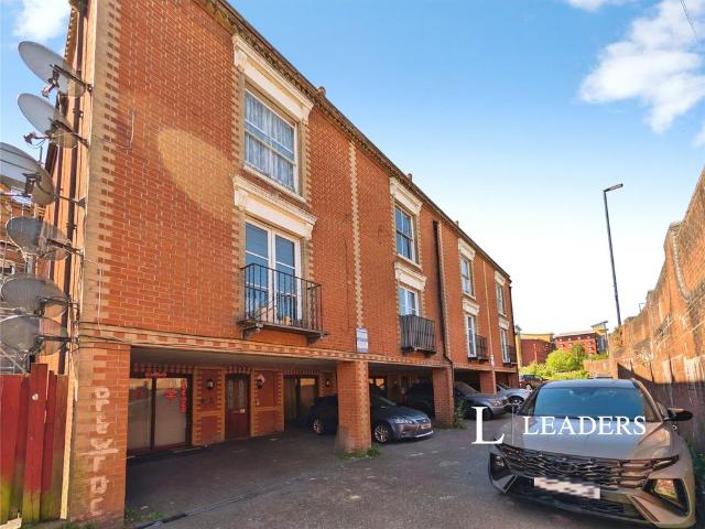 Flat for sale in Nichols Town, Isle Of Man