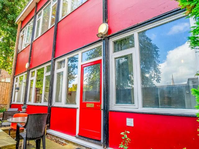 Flat for sale in High Field, York