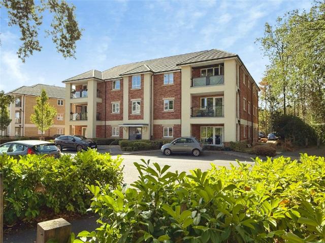 Flat for sale in Blackwater and Hawley, Hart