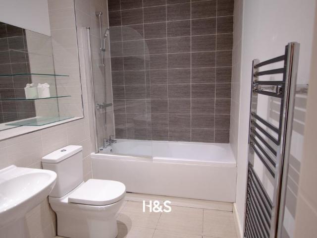 Flat for sale in Olton, West Midlands