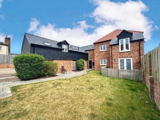 Flat for sale in Maulden, Bedfordshire