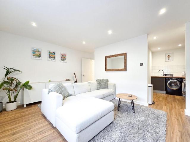 Flat for sale in St Helier, Greater London