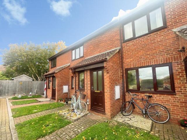 Flat for sale in Garden City, Cherwell