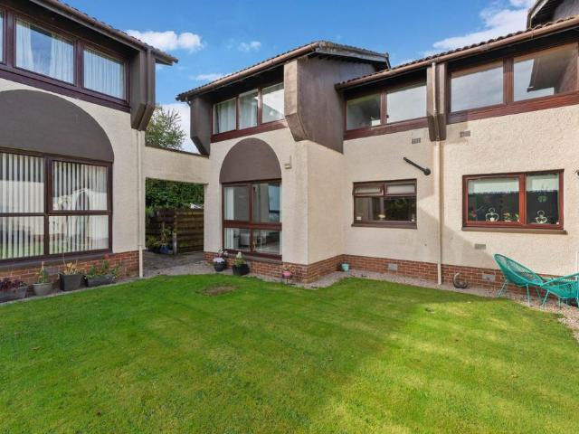 Flat for sale in Millikenpark, Johnstone
