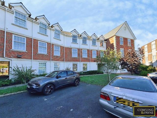 Flat for sale in Rayleigh, Rochford