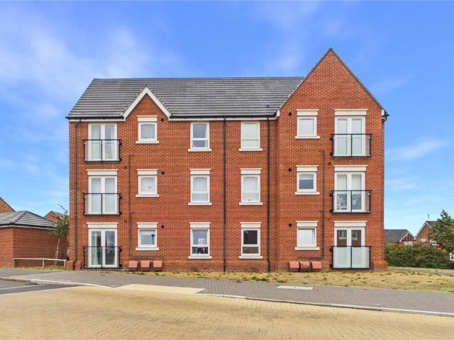 Flat for sale in Ryeish Green, Shinfield