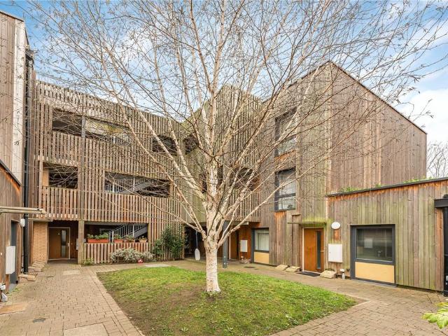 Flat for sale in West Hackney, Upper Clapton
