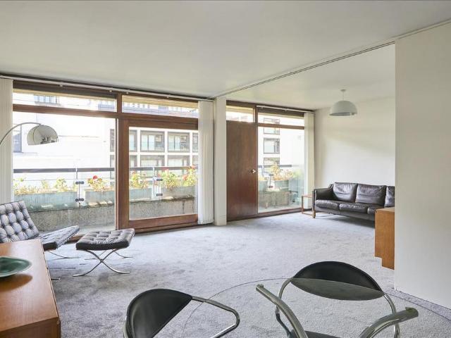 Flat for sale in Lyons, Greater London
