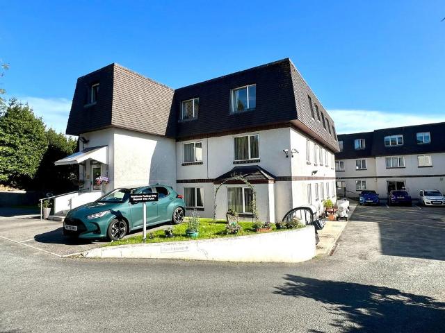 Flat for sale in St. Austell, Cornwall