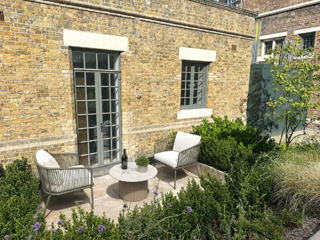 Flat for sale in St George's Gardens, Greater London