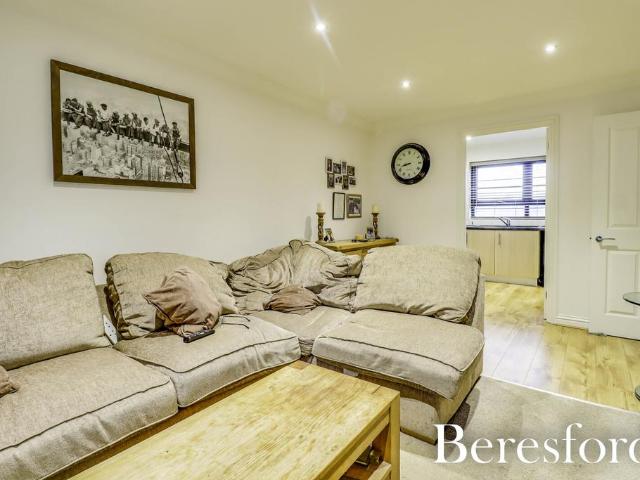 Flat for sale in Navestock Side, Essex