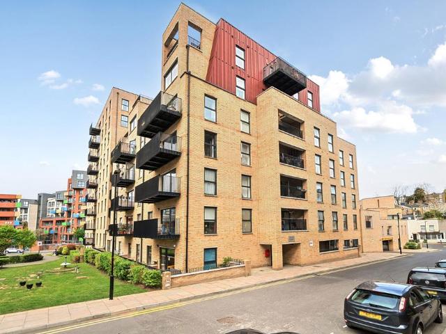 Flat for sale in Greater London