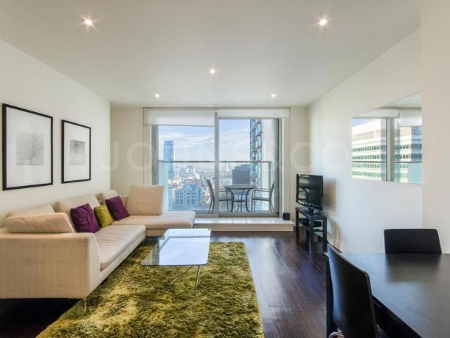 Flat for sale in Isle Of Dogs, Greater London