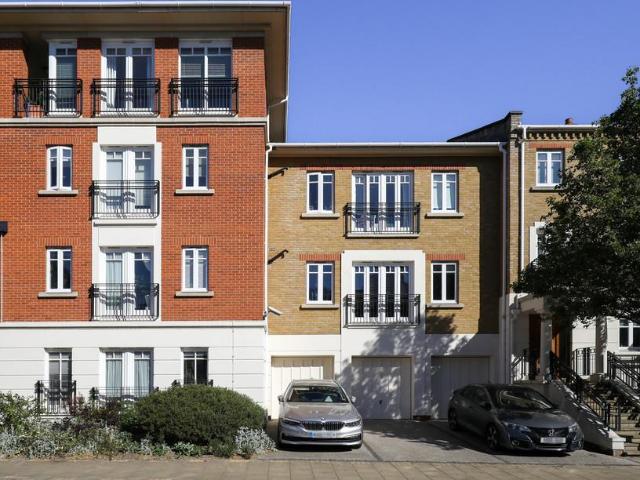 Flat for sale in Petersham, Isle Of Man