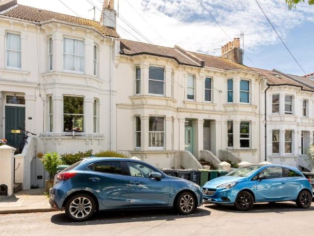 Flat for sale in Round Hill, Brighton & Hove