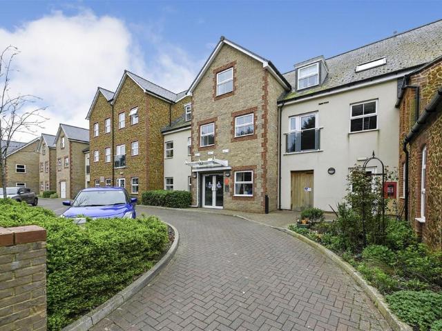Flat for sale in Hunstanton, Brookville