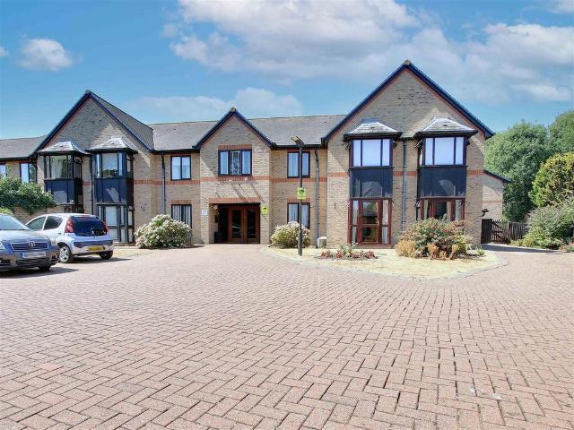 Flat for sale in Huntingdon, Cambridgeshire