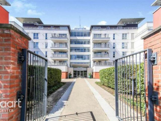 Flat for sale in Bede Island, Old Wharf