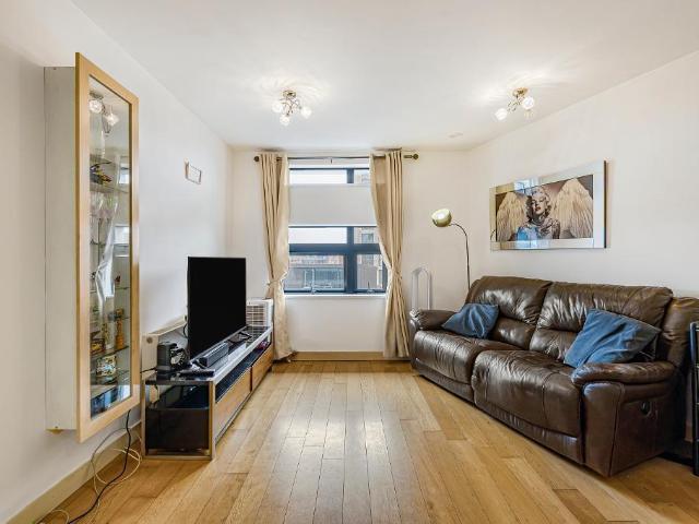 Flat for sale in Georgia, Greater Manchester