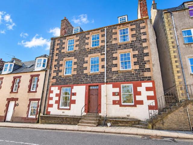 Flat for sale in Mugdrum, Newburgh