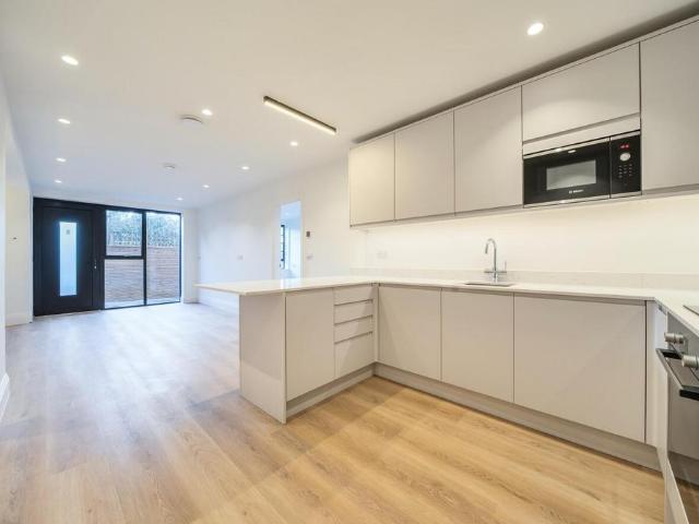Flat for sale in London Borough of Lewisham, Isle Of Man