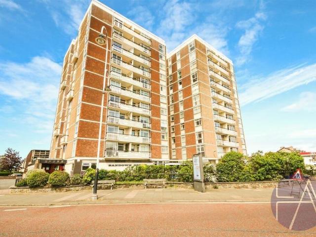 Flat for sale in Meols Cop, Southport