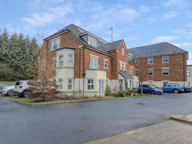Flat for sale in Horsenden, Princes Risborough