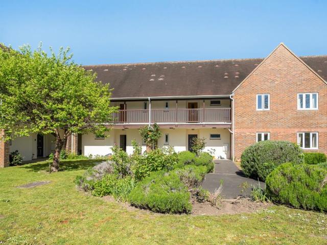 Flat for sale in Bolton Low Houses, Hampshire